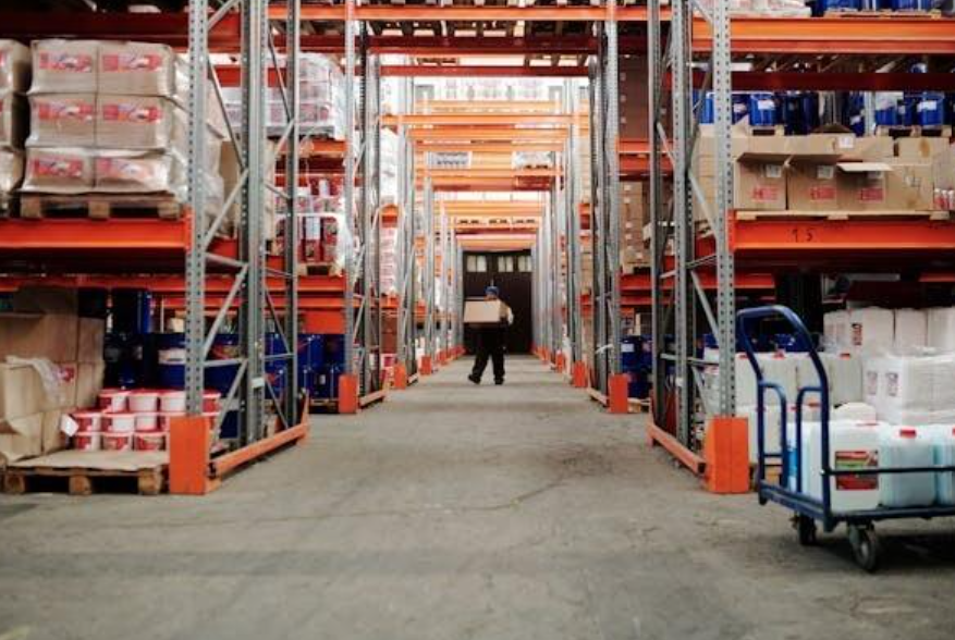 How Staffing Agencies Help Logistics companies in Philadelphia Stay Fully Staffed During Peak Season (1)